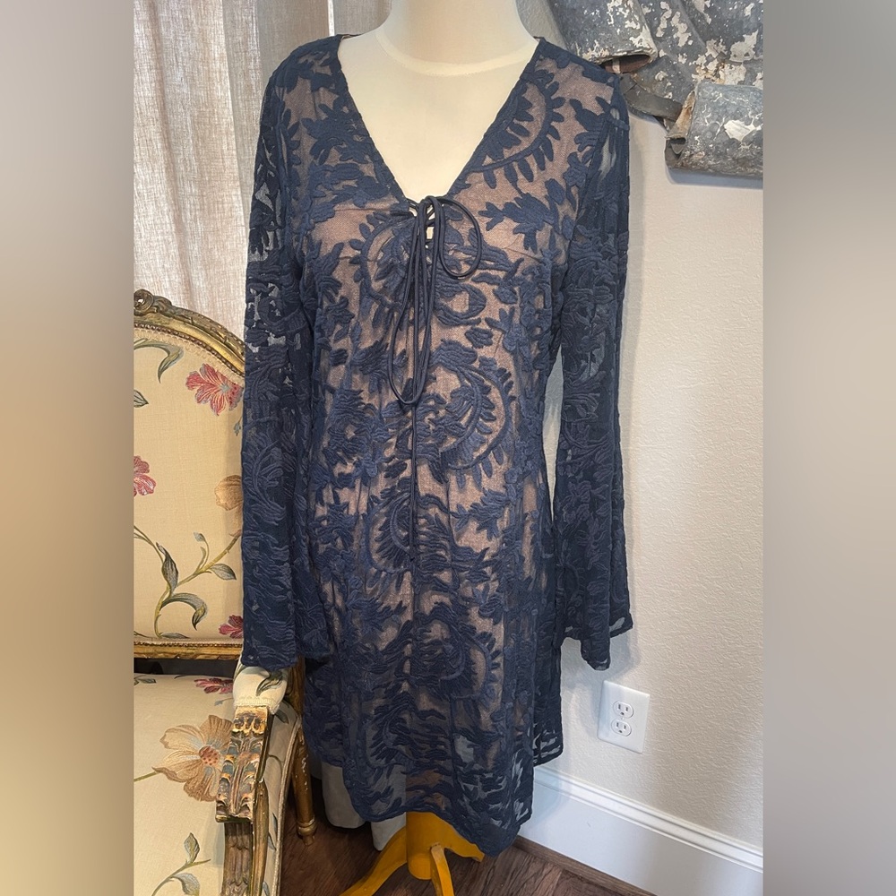 Bronte Floral Navy Blue Lace Overlay w/ Tan Lining. Tie-Neck Medium NWT